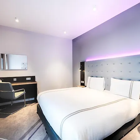 מלון Premier Centre 3*