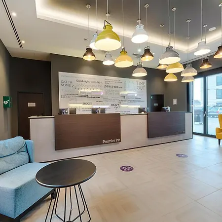 Premier Centre מלון 3*