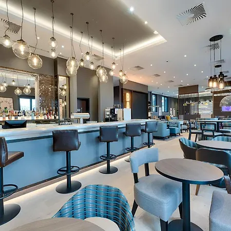 Premier Centre Hotel 3*